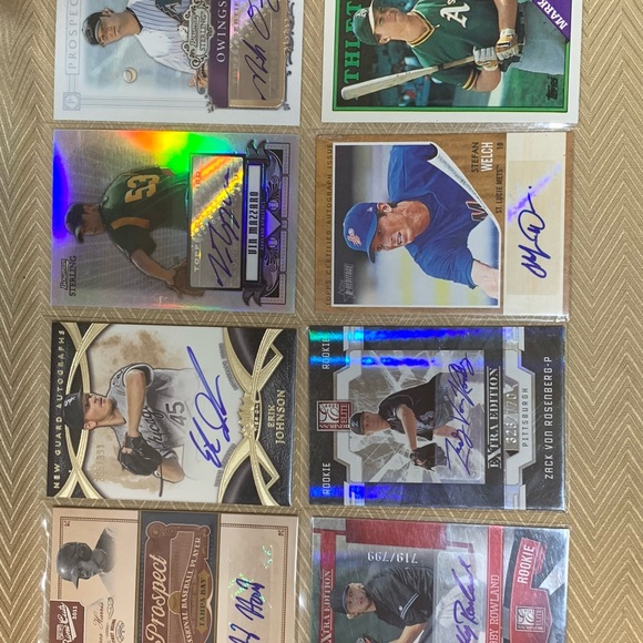 22 Assorted Baseball cards (RCs, Autos, jerseys) - Picture 3 of 4